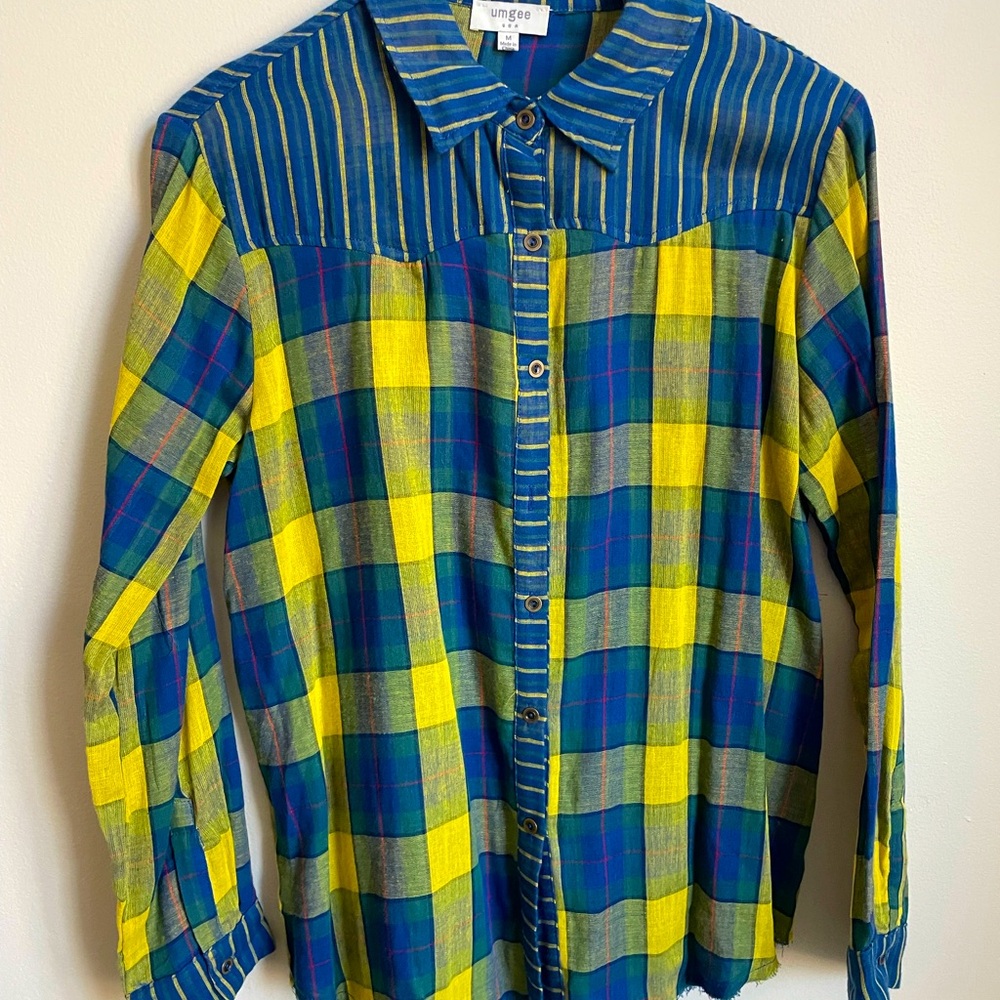 Umgee Womens plaid shirt. Medium